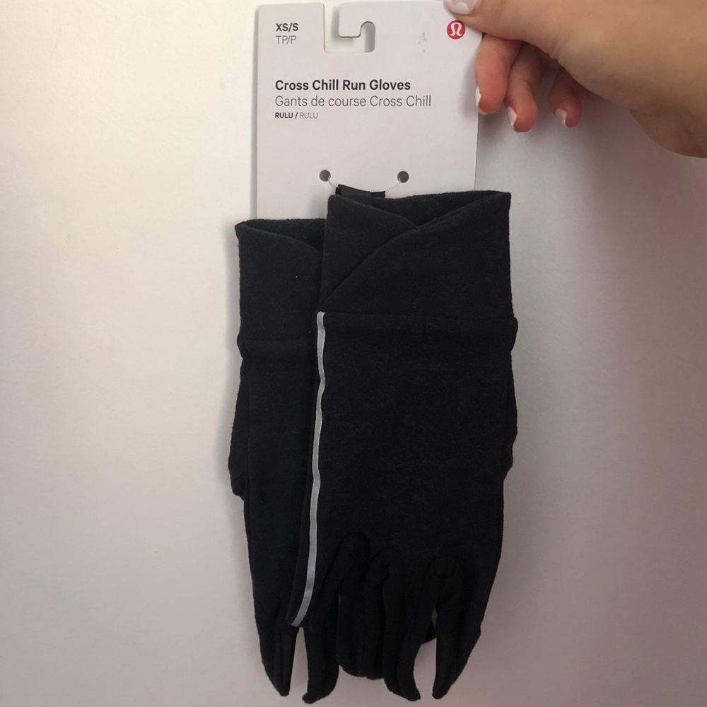 NWT Lululemon Cross Chill Run Gloves (XS/S)